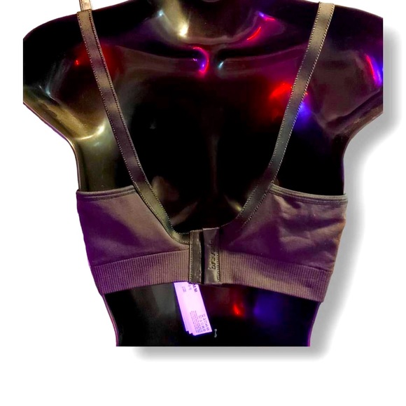 NWT’s Black Nursing Bra - Picture 2 of 3